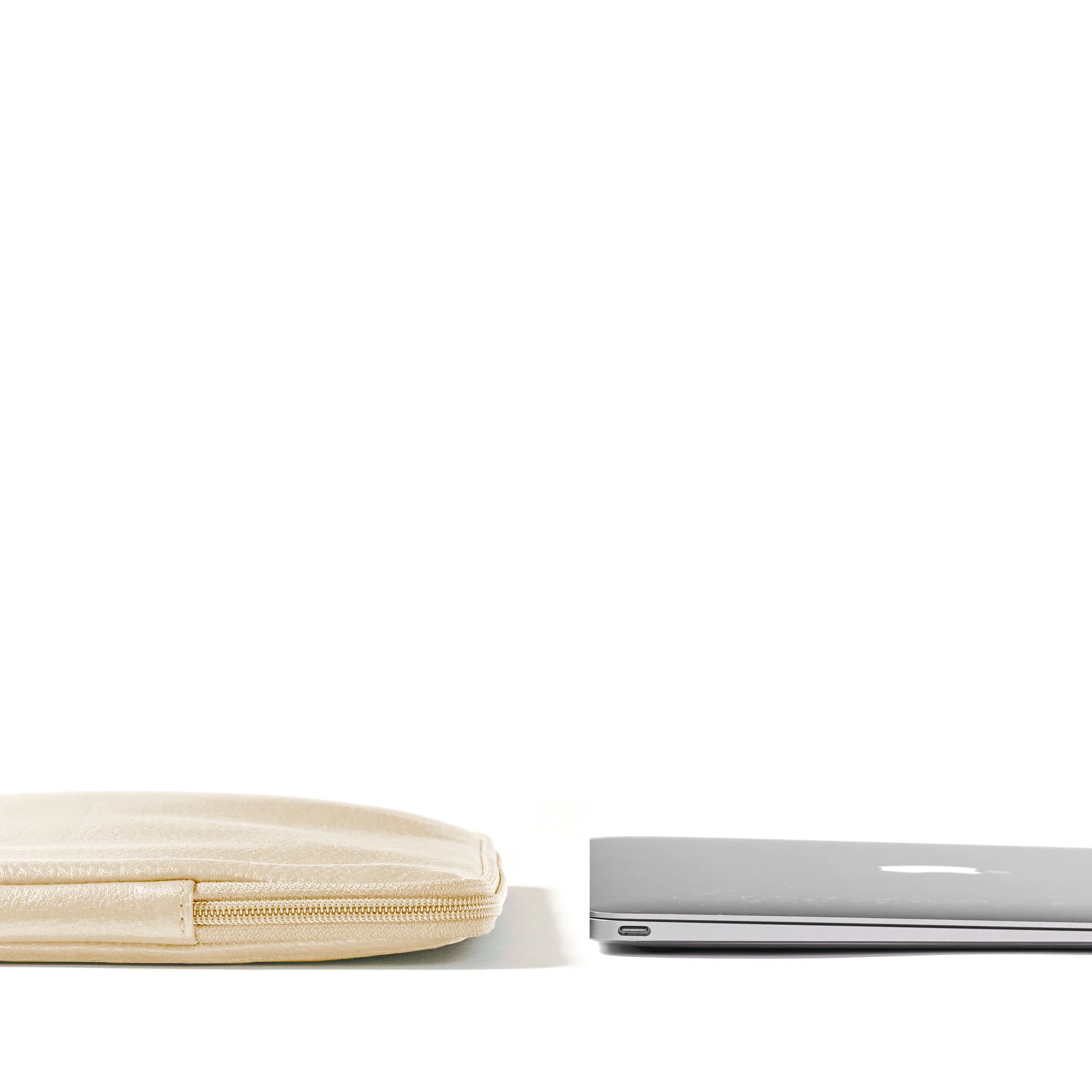 13 Inch MacBook Sleeve Sand - Image 3