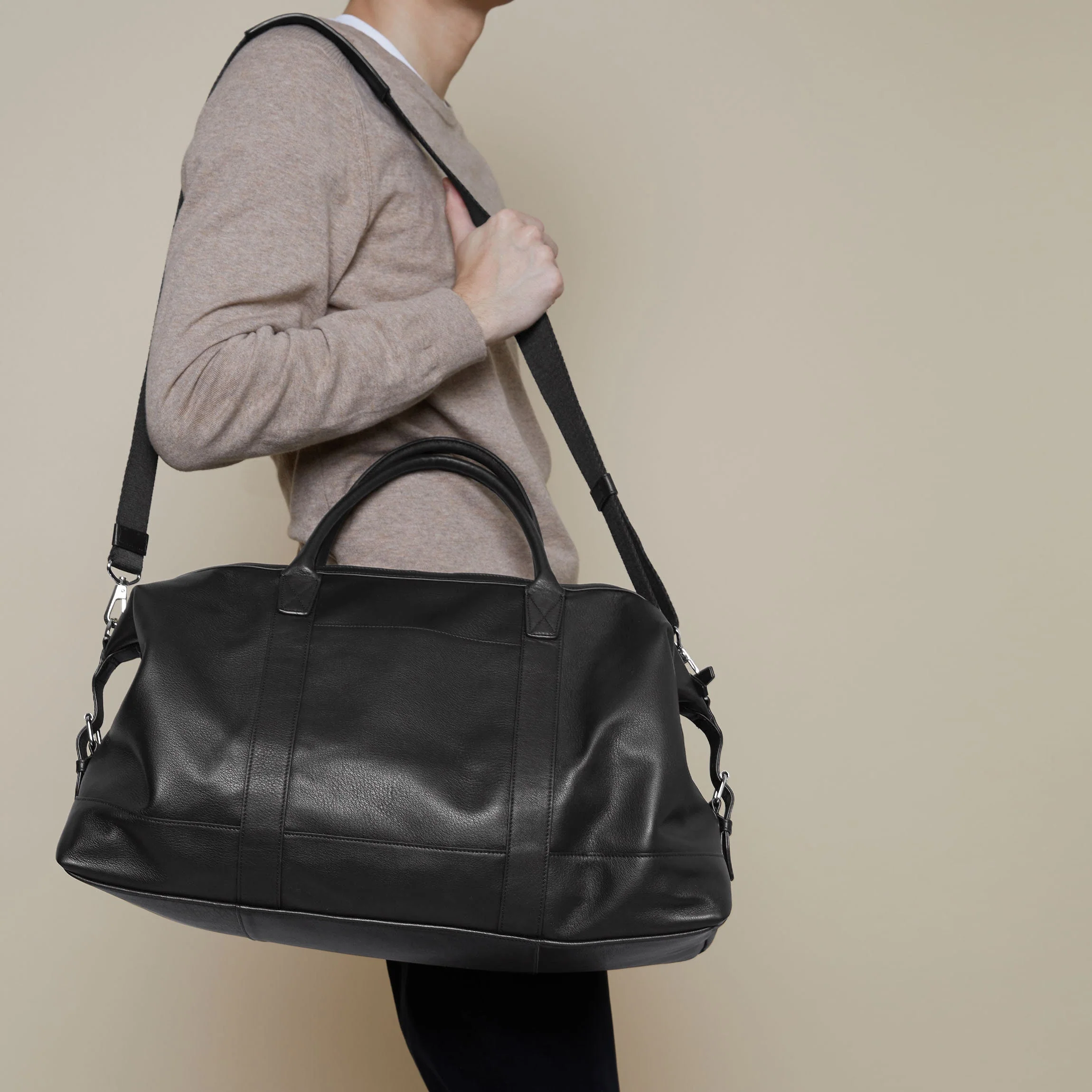 Kessler Medium Duffle Black Onyx - Image 3