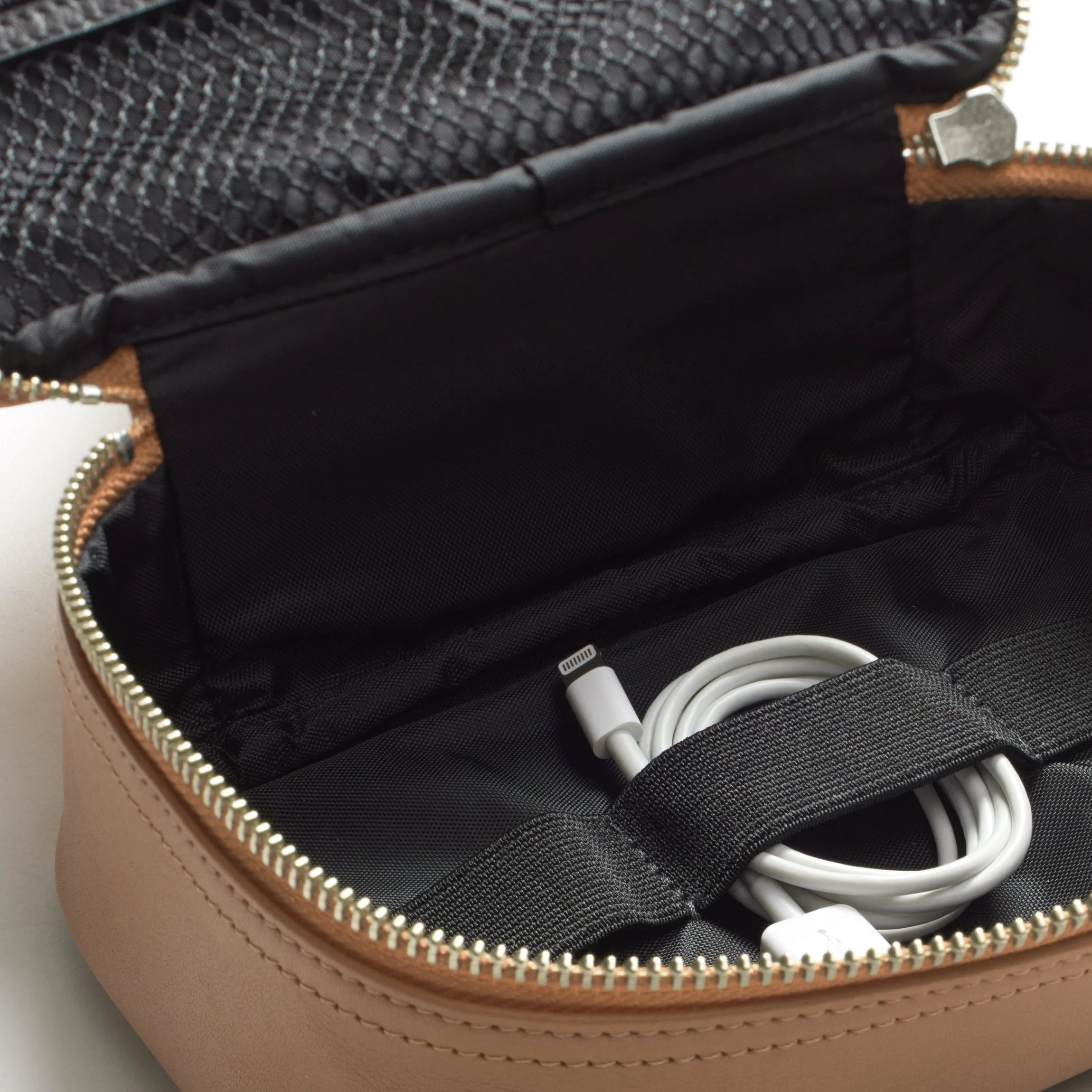 Small Tech Bag Organizer Cognac - Image 3